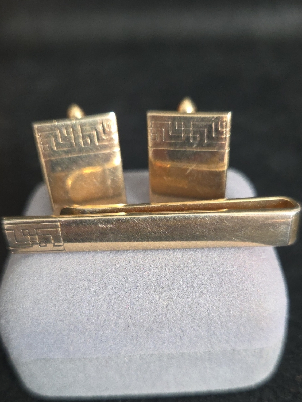 Swank Vintage Classic Gold-Tone Men’s Cufflinks and Tie Bar Set